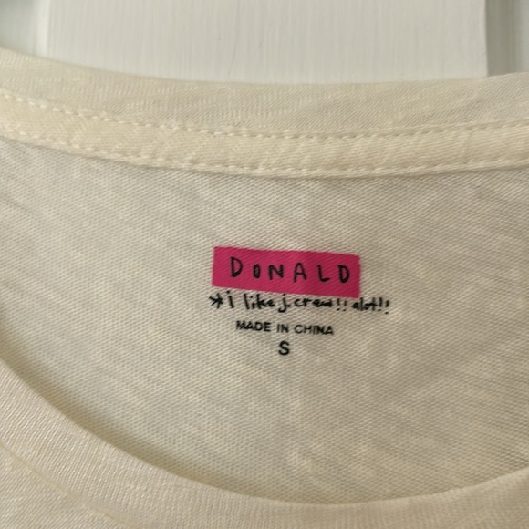 J Crew Surfing Flamingos Tee 🦩 🦩 🦩 - Picture 3 of 4